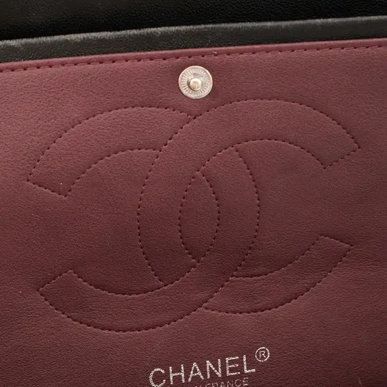 Inner flap with stitched logo
